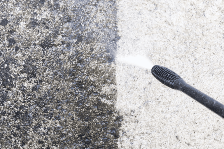 
					Mycie elewacji – jak efektywnie wyczyścić zabrudzenia?					